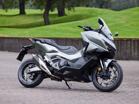 Top 10 xe tay ga cỡ lớn tốt nhất năm 2025: Vinh danh Honda Forza 750