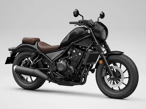 Top 10 môtô cruiser cỡ trung đáng mua nhất năm 2025: Honda Rebel 500 số một