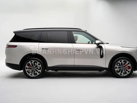 SUV dài hơn 5,2m, công suất 845 mã lực, di chuyển 280 km không cần đổ xăng, nội thất siêu sang, giá chưa tới 1,2 tỷ đồng