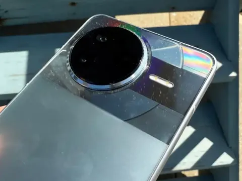 Smartphone gaming cấu hình ‘siêu khủng’, pin 6.000mAh, chống nước, giá 12,77 triệu đồng