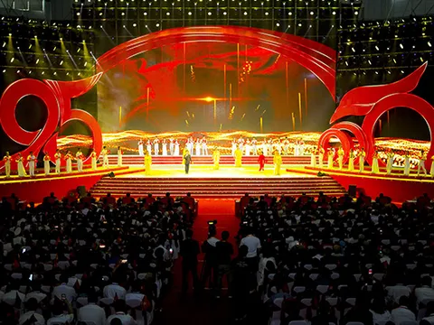 Chương trình nghệ thuật “Đà Nẵng hào hùng - vươn mình vào kỷ nguyên mới” ghi nhiều dấu ấn sâu đậm