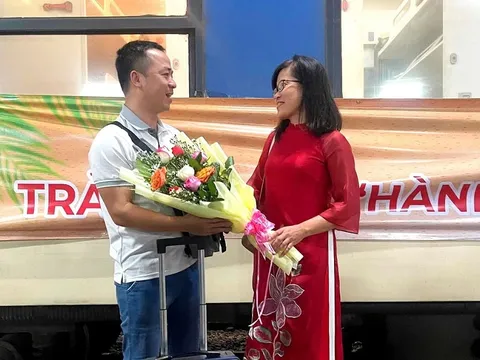 Gần 800 du khách đến Bình Định bằng tàu hoả miễn phí