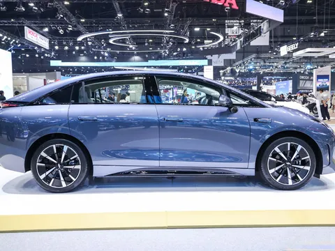 Xe sedan đẹp mê ly, công suất 216 mã lực, giá ngang Toyota Vios