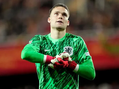 Barcelona và Bayern Munich tranh giành thủ môn trị giá 60 triệu bảng 