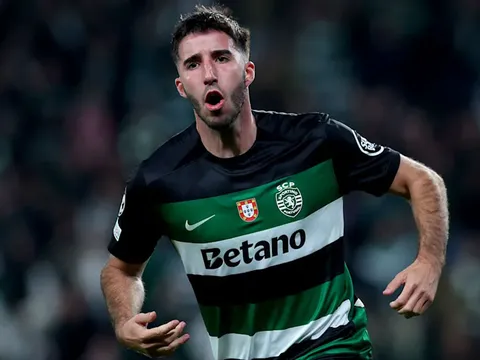 Man Utd nhảy vào cuộc đua giành 'trung vệ thép'