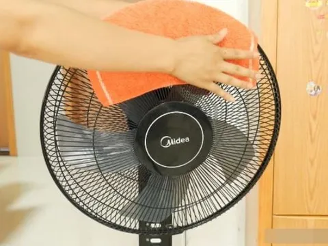 Đắp khăn lên quạt điện và những mẹo làm mát cực kỳ hiệu quả và tiết kiệm chi phí trong ngày hè nóng bức