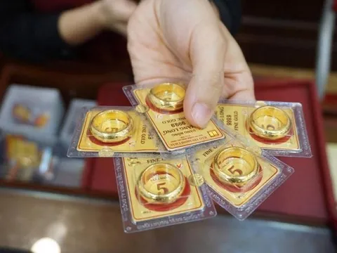 Vượt mốc 3.100 USD/ounce, giá vàng thế giới lại đạt đỉnh mới