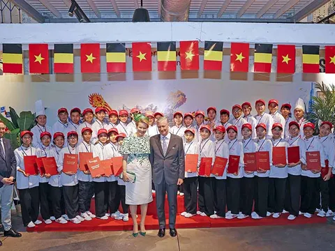 Nhà vua và Hoàng hậu Bỉ ghé thăm Bakery School Việt Nam
