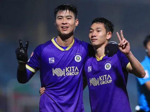 Trò cưng của HLV Kim Sang-sik tuyên bố đanh thép, cuộc đua vô địch V.League 2024/25 bước vào giai đoạn căng thẳng