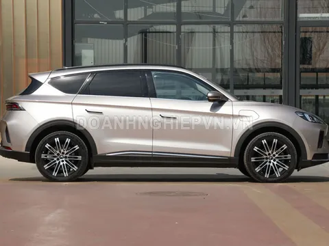 SUV lớn ngang Toyota Fortuner, công suất 238 mã lực, ngập tràn công nghệ, giá ngang Kia Seltos