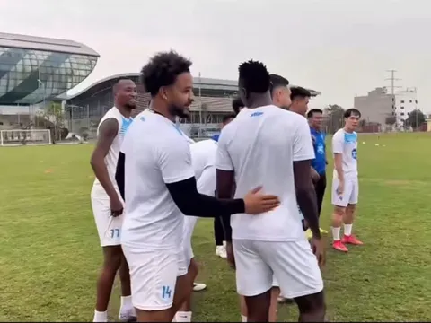 Nguyễn Xuân Son gây sốt với màn tái xuất bất ngờ trước vòng 17 V.League, CĐV vỡ oà cảm xúc