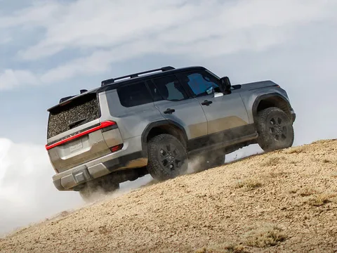 Bảng giá xe Lexus tháng 4/2025: Cần chi bao nhiêu tiền để sở hữu xe sang Nhật Bản