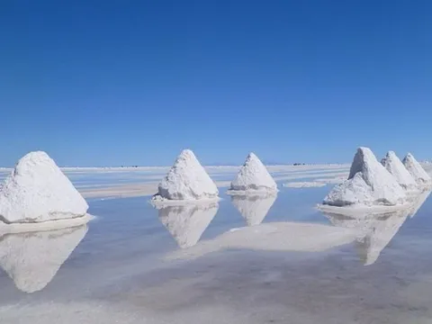 Vì sao nước biển lại mặn và muối từ đâu mà có?