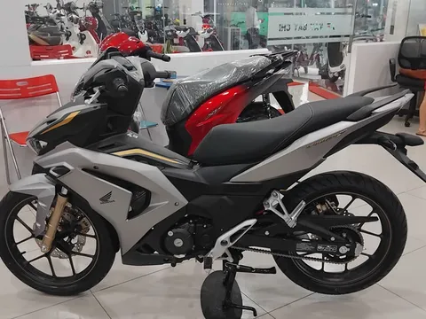 Được hưởng ưu đãi kép, Honda Winner X xuống giá kỷ lục, ngang Future tại đại lý