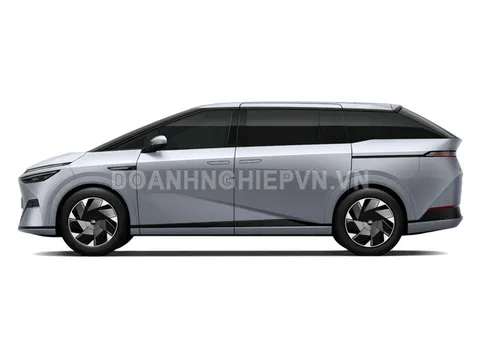‘Kẻ ngáng đường’ Toyota Alphard ra mắt: Công suất 496 mã lực, nội thất siêu sang, giá nhỉnh hơn Fotuner