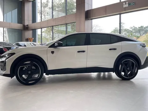 Bảng giá xe Peugeot tháng 4/2025: Giảm giá 85 triệu đồng