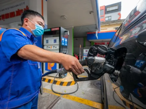 Xăng dầu giảm giá mạnh, có loại xuống hơn 1.700 đồng/lít