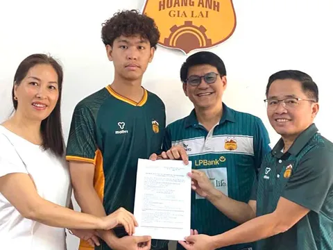 HAGL chiêu mộ thủ môn Việt kiều Thái Lan sinh năm 2009, cao 1m87