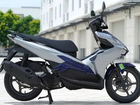 Honda Air Blade bất ngờ giảm giá sâu giữa tháng 4: Thiết kế cực ‘chất’, giá “mềm” khiến dân tình mê mẩn