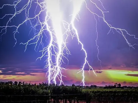 Tại sao lại có sét đánh?