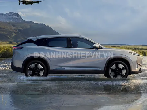 SUV PHEV hạng C công suất 355 mã lực, giá ngang Hyundai Grand i10