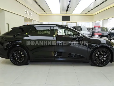 Xe gầm cao công suất 637 mã lực, di chuyển 825 km/lần sạc, hệ thống treo khí nén, giá ngang Toyota Corolla Cross 