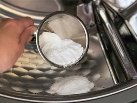 Rắc một nắm muối vào máy giặt – bí kíp tưởng lạ mà hiệu quả hơn cả dùng hóa chất đắt tiền