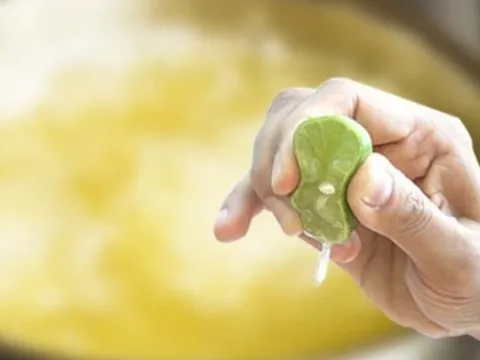 Chỉ cần vài giọt nước chanh vào máy giặt – Hiệu quả bất ngờ không ngờ tới!