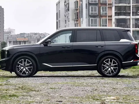 ‘Kẻ ngáng đường’ Ford Everest, Hyundai Santa Fe giảm giá hơn 160 triệu đồng tại Việt Nam