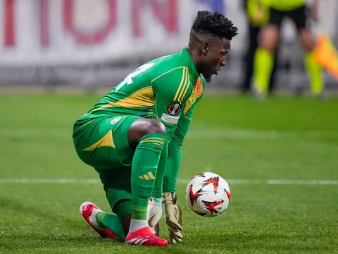 Man Utd tính “chốt đơn” thủ môn mới thay Onana, học trò cưng của Ten Hag có thể sang Saudi chơi bóng?
