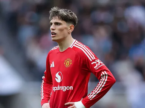 Man Utd tính đổi Garnacho lấy Osimhen, đại hạ giá thần đồng Argentina 