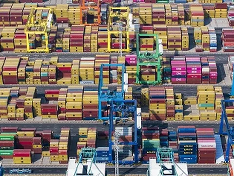 Bắc Kinh chính thức phản ứng về việc Mỹ áp thuế 245% lên hàng hoá Trung Quốc