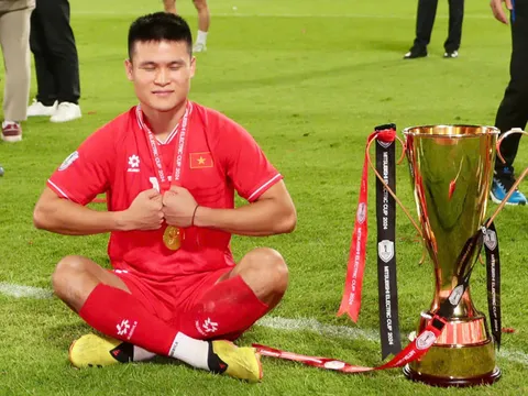 ‘Gà son’ của ĐT Việt Nam chấn thương, HLV Kim Sang-sik ‘mất ăn mất ngủ’