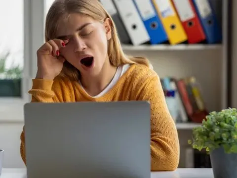 Vì sao ngáp lại dễ lây? Khoa học tiết lộ điều bất ngờ về một hành động tưởng chừng vô hại