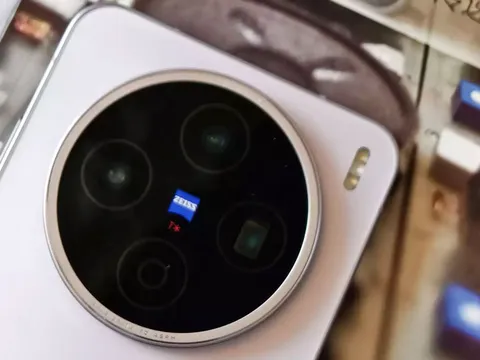 Smartphone màn hình ‘chất’ hơn iPhone 16, pin 6.200mAh, chống nước IP69, cấu hình ‘đỉnh nóc’, giá gần 15 triệu