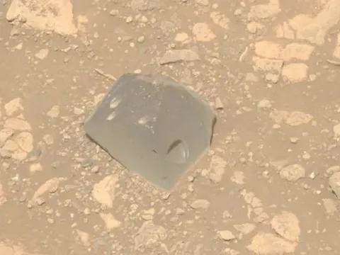 NASA phát hiện "Hộp sọ" kỳ lạ trên sao Hỏa, bí ẩn địa chất thách thức các nhà khoa học