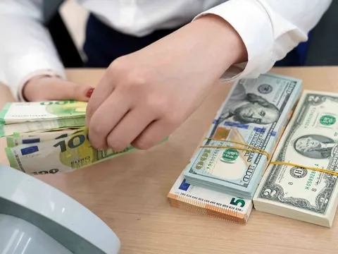 Giá ngoại tệ ngày 23/4: Đồng USD bật tăng trở lại
