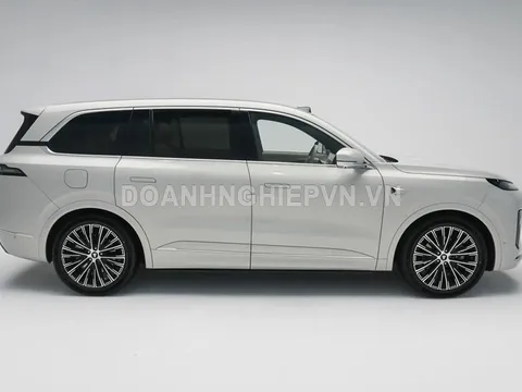 SUV dài hơn 5 mét, ngập tràn công nghệ, nội thất đúng chuẩn ‘không gian sống di động’, công suất 492 mã lực, giá ngang Mazda CX-5