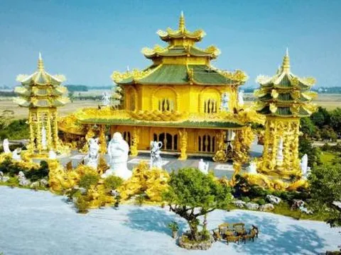 Cách Hà Nội 50 km có một ngôi chùa trăm tuổi 'dát vàng' nằm cánh đồng làng được nhiều du khách ghé thăm