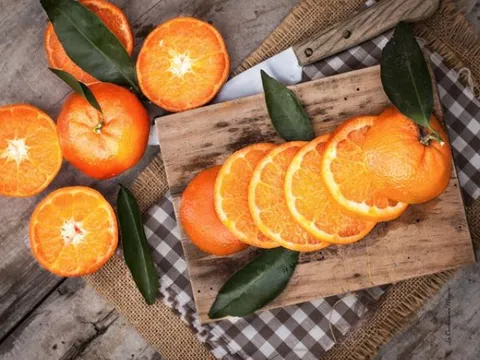 Cam hay quýt: Loại nào tốt cho sức khỏe hơn? Câu trả lời không đơn giản như bạn nghĩ!