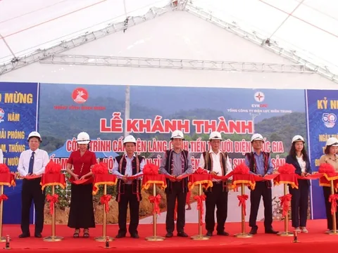 'Thắp sáng niềm tin' làng Canh Tiến