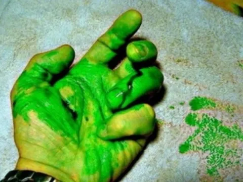 Tại sao máu người chuyển từ màu đỏ sang xanh khi xuống đến đại dương sâu thẳm?