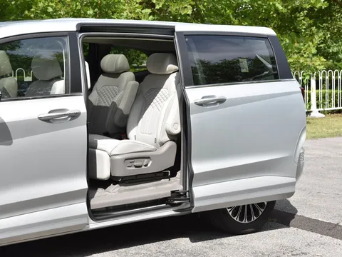 Xe MPV Hyundai cùng phân khúc với Toyota Innova Cross, giá ngang Mitsubishi Xpander