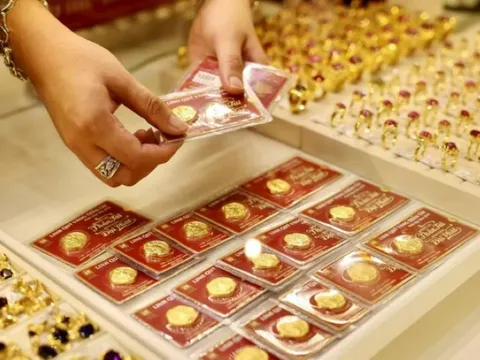 Giá vàng ngày 28/4: Đồng loạt giảm