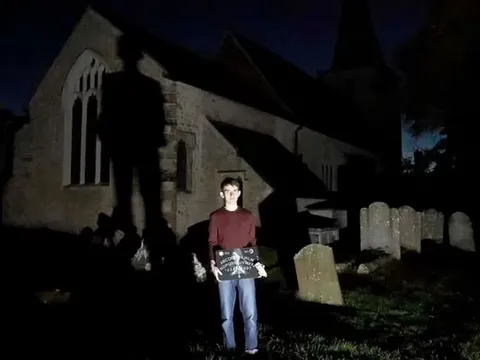 Vén màn bí ẩn "ngôi làng ma ám nhất nước Anh": Sự thật gây sốc