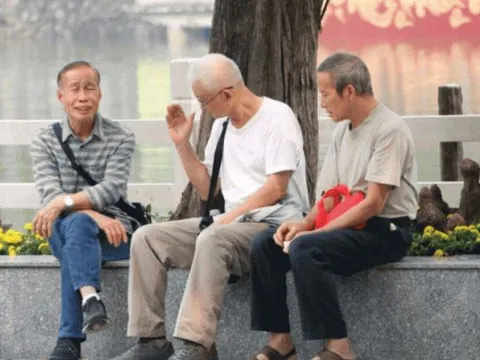 Sau khi nghỉ hưu, đây là 3 kiểu người bạn nên tránh xa để tránh mang rắc rối không cần thiết