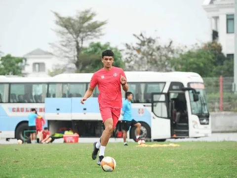 Tiền đạo Việt kiều cao 1m85 , gửi “tín hiệu đèn xanh” đến HLV Kim Sang-sik