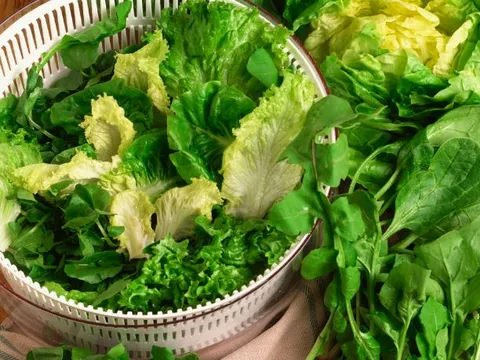 Cơ thể sẽ ra sao nếu bạn thường xuyên ăn rau sống?