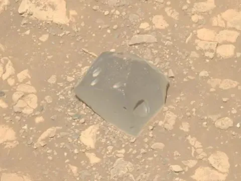 NASA phát hiện khối đá lạ hình 'hộp sọ' trên sao Hỏa, đặt nghi vấn về lịch sử hành tinh đỏ