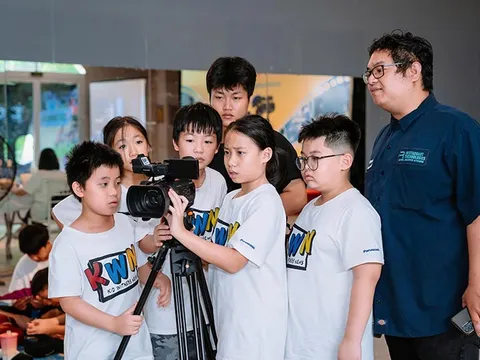 Mùa hè sáng tạo qua ống kính trẻ thơ